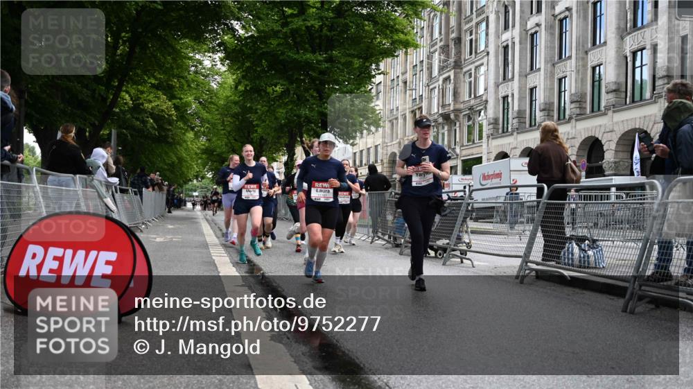 14.06.2026 - REWE Women's Run J. Mangold http://msf.ph/oto/9752277 14.06.2026 10:06:54 Ziel 10006, 10007, 10008, 10009, 10117, 10205, 10467, 10888, 10949, 11015, 11084, 11127, 11161, 11192 meine-sportfotos.de