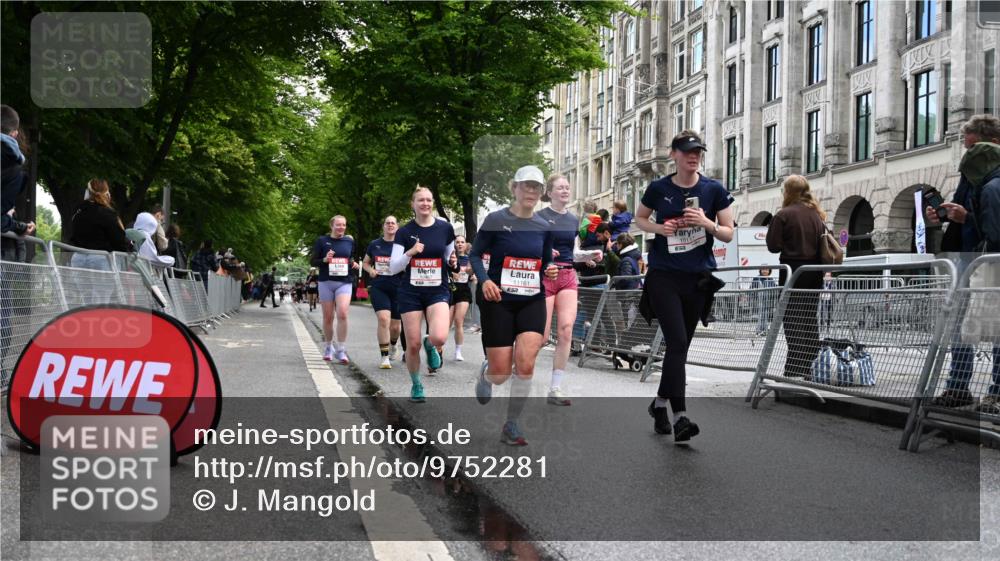 14.06.2026 - REWE Women's Run J. Mangold http://msf.ph/oto/9752281 14.06.2026 10:06:54 Ziel 10006, 10007, 10008, 10009, 10117, 10205, 10467, 10888, 10949, 11015, 11084, 11127, 11161, 11192 meine-sportfotos.de