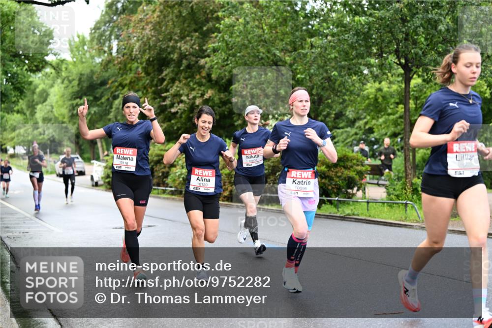14.06.2026 - REWE Women's Run Dr. Thomas Lammeyer http://msf.ph/oto/9752282 14.06.2026 09:15:10 Laufen 10118, 10120, 10095, 657, 10601, 857 meine-sportfotos.de