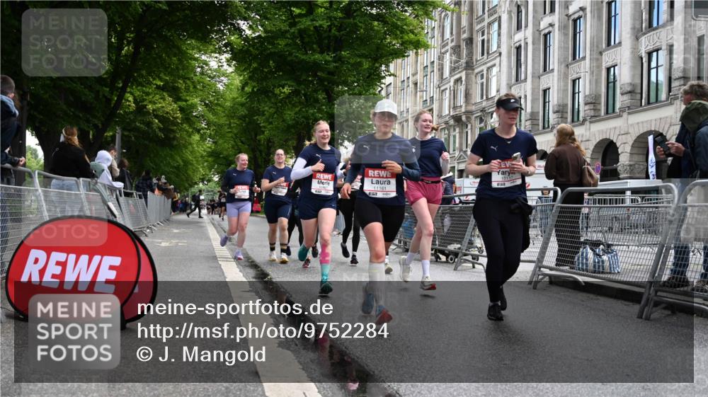 14.06.2026 - REWE Women's Run J. Mangold http://msf.ph/oto/9752284 14.06.2026 10:06:55 Ziel 10006, 10007, 10008, 10009, 10117, 10205, 10467, 10888, 10949, 11015, 11084, 11127, 11161, 11192 meine-sportfotos.de