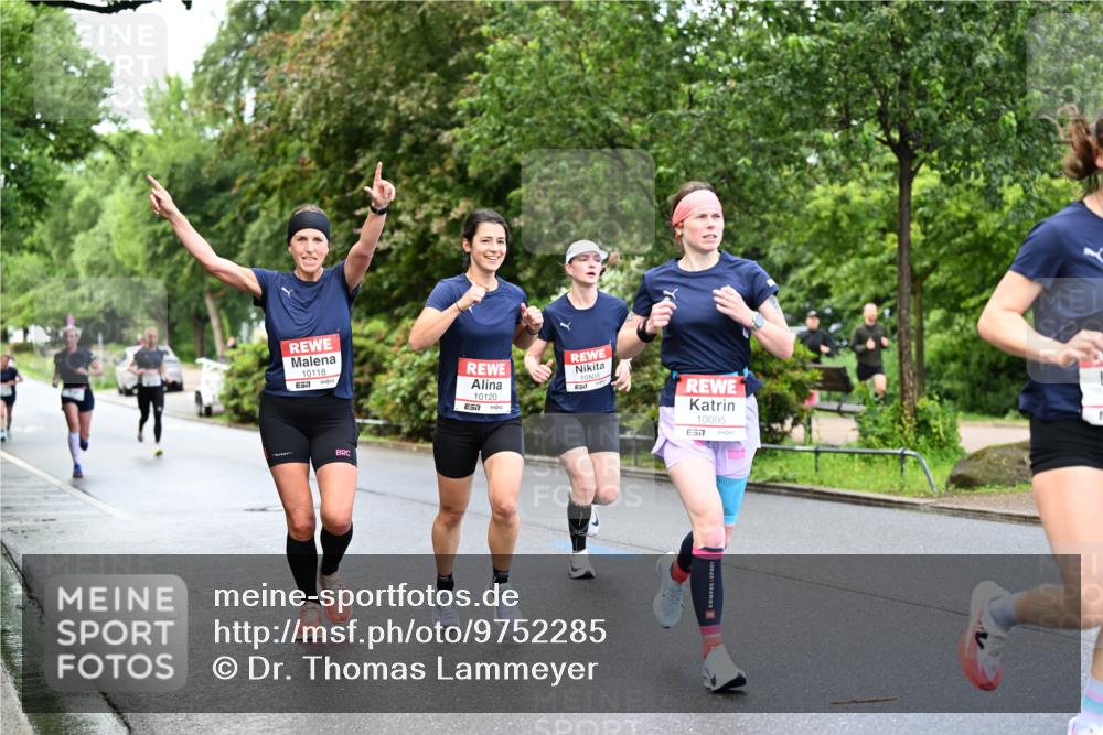 14.06.2026 - REWE Women's Run Dr. Thomas Lammeyer http://msf.ph/oto/9752285 14.06.2026 09:15:10 Laufen 10118, 57, 10120, 7, 10808, 10095, 7 meine-sportfotos.de