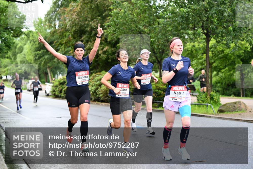 14.06.2026 - REWE Women's Run Dr. Thomas Lammeyer http://msf.ph/oto/9752287 14.06.2026 09:15:10 Laufen 10118, 7, 10120, 10095, 7 meine-sportfotos.de