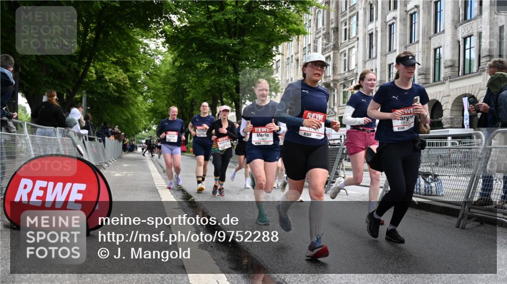 14.06.2026 - REWE Women's Run J. Mangold http://msf.ph/oto/9752288 14.06.2026 10:06:55 Ziel 10006, 10007, 10008, 10009, 10117, 10205, 10467, 10888, 10949, 11015, 11084, 11127, 11161, 11192 meine-sportfotos.de