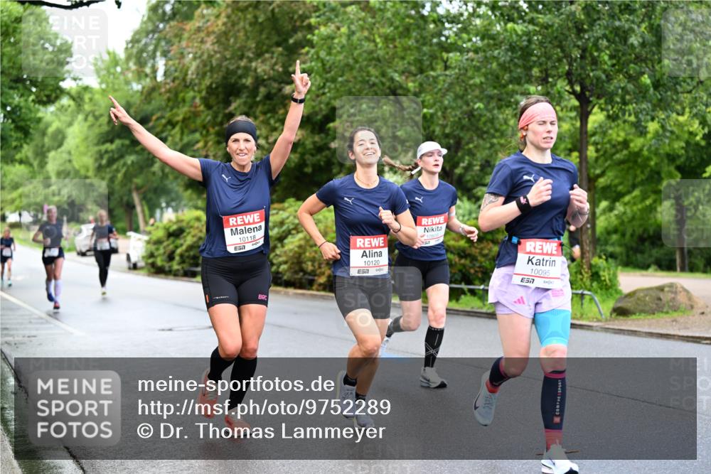 14.06.2026 - REWE Women's Run Dr. Thomas Lammeyer http://msf.ph/oto/9752289 14.06.2026 09:15:10 Laufen 10118, 10120, 10095, 7 meine-sportfotos.de