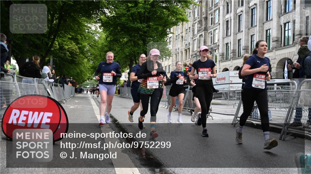 14.06.2026 - REWE Women's Run J. Mangold http://msf.ph/oto/9752299 14.06.2026 10:06:56 Ziel 10006, 10007, 10008, 10009, 10117, 10467, 10888, 10949, 11015, 11084, 11127, 11161, 11192 meine-sportfotos.de
