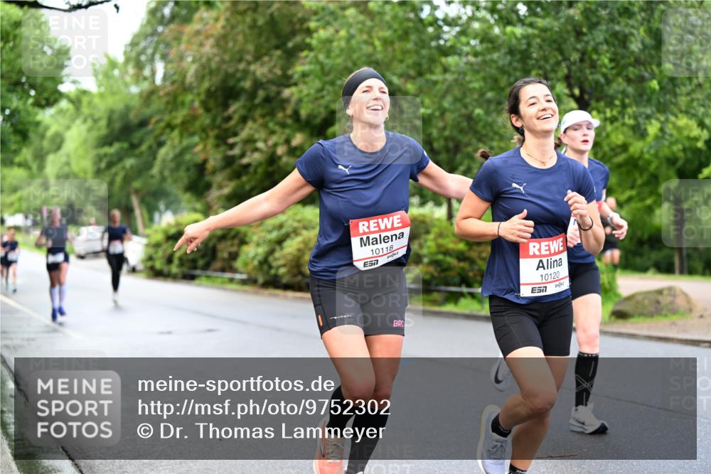 14.06.2026 - REWE Women's Run Dr. Thomas Lammeyer http://msf.ph/oto/9752302 14.06.2026 09:15:11 Laufen 10118, 10120 meine-sportfotos.de