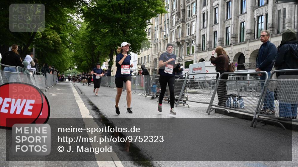 14.06.2026 - REWE Women's Run J. Mangold http://msf.ph/oto/9752323 14.06.2026 10:07:06 Ziel 10113, 10508, 11252 meine-sportfotos.de