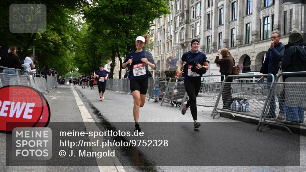 14.06.2026 - REWE Women's Run J. Mangold http://msf.ph/oto/9752328 14.06.2026 10:07:07 Ziel 10113, 10508, 11252 meine-sportfotos.de
