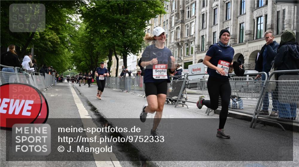 14.06.2026 - REWE Women's Run J. Mangold http://msf.ph/oto/9752333 14.06.2026 10:07:07 Ziel 10113, 10508, 11252 meine-sportfotos.de