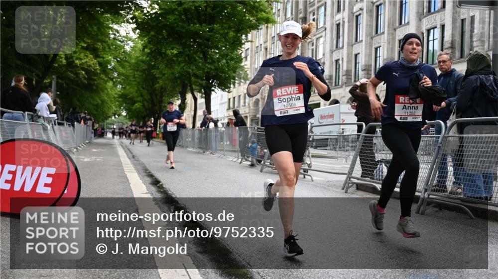 14.06.2026 - REWE Women's Run J. Mangold http://msf.ph/oto/9752335 14.06.2026 10:07:07 Ziel 10113, 10508, 11252 meine-sportfotos.de
