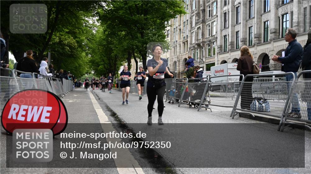 14.06.2026 - REWE Women's Run J. Mangold http://msf.ph/oto/9752350 14.06.2026 10:07:17 Ziel 10861, 10924, 10965, 11077 meine-sportfotos.de