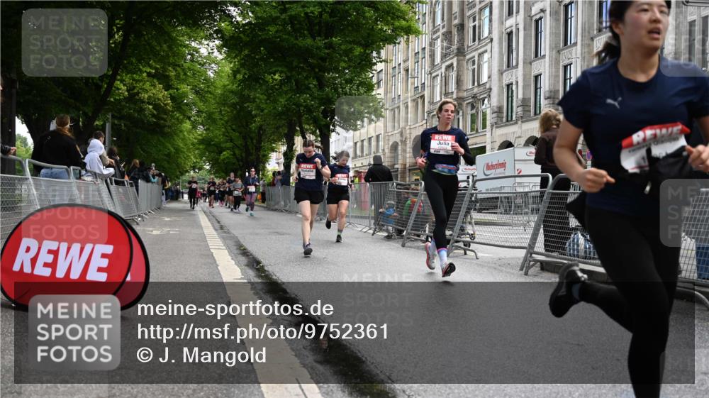 14.06.2026 - REWE Women's Run J. Mangold http://msf.ph/oto/9752361 14.06.2026 10:07:18 Ziel 10861, 10924, 10965, 11077 meine-sportfotos.de