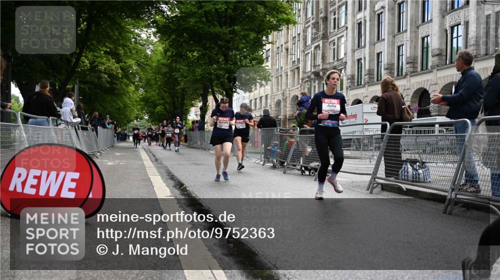 14.06.2026 - REWE Women's Run J. Mangold http://msf.ph/oto/9752363 14.06.2026 10:07:19 Ziel 10861, 10924, 10965, 11077 meine-sportfotos.de