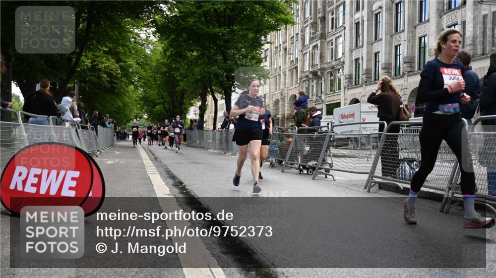 14.06.2026 - REWE Women's Run J. Mangold http://msf.ph/oto/9752373 14.06.2026 10:07:19 Ziel 10861, 10924, 10965, 11077 meine-sportfotos.de