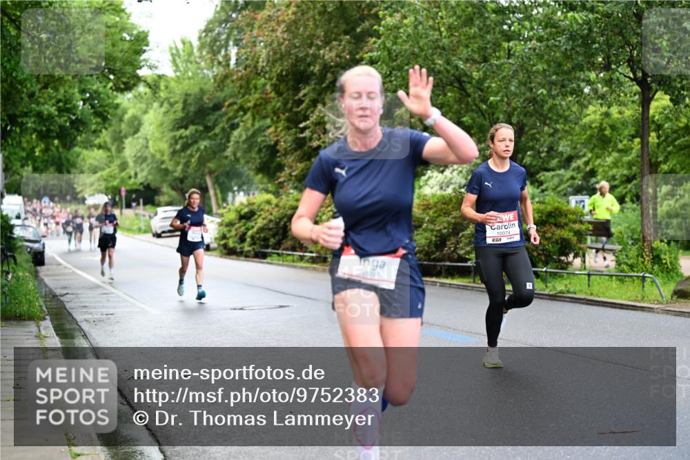 14.06.2026 - REWE Women's Run Dr. Thomas Lammeyer http://msf.ph/oto/9752383 14.06.2026 09:15:16 Laufen 10991, 10074, 57 meine-sportfotos.de
