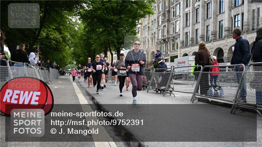 14.06.2026 - REWE Women's Run J. Mangold http://msf.ph/oto/9752391 14.06.2026 10:07:27 Ziel 10126, 10164, 10194, 10237, 11021, 11062, 11098, 11099, 11496 meine-sportfotos.de