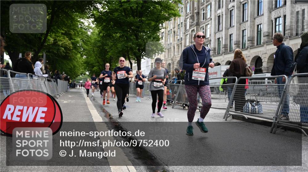 14.06.2026 - REWE Women's Run J. Mangold http://msf.ph/oto/9752400 14.06.2026 10:07:28 Ziel 10126, 10164, 10194, 10237, 10852, 11021, 11062, 11098, 11099, 11496 meine-sportfotos.de