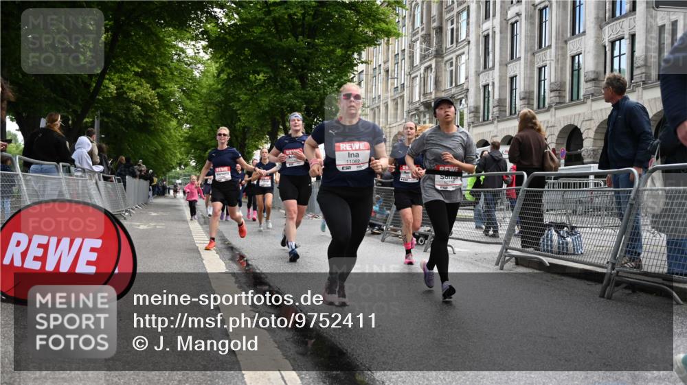 14.06.2026 - REWE Women's Run J. Mangold http://msf.ph/oto/9752411 14.06.2026 10:07:29 Ziel 10126, 10164, 10194, 10237, 10852, 11021, 11062, 11098, 11099, 11156, 11496 meine-sportfotos.de