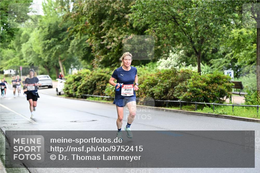 14.06.2026 - REWE Women's Run Dr. Thomas Lammeyer http://msf.ph/oto/9752415 14.06.2026 09:15:18 Laufen 3, 10407 meine-sportfotos.de