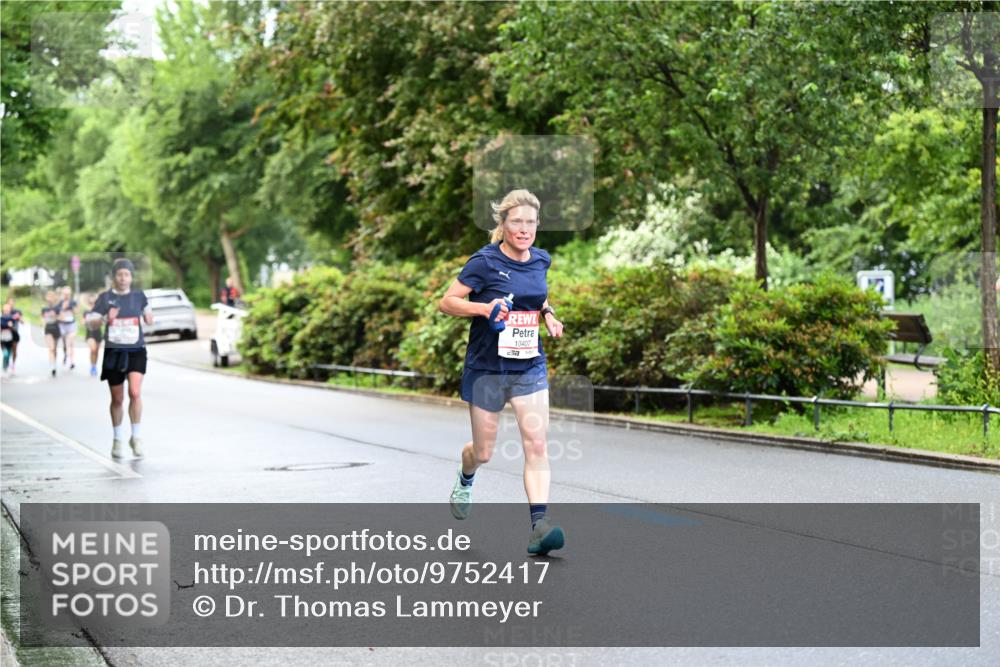 14.06.2026 - REWE Women's Run Dr. Thomas Lammeyer http://msf.ph/oto/9752417 14.06.2026 09:15:19 Laufen 3, 10407 meine-sportfotos.de
