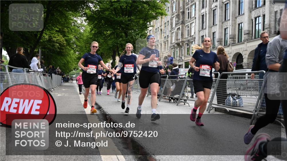 14.06.2026 - REWE Women's Run J. Mangold http://msf.ph/oto/9752420 14.06.2026 10:07:30 Ziel 10126, 10164, 10194, 10237, 10350, 10852, 11021, 11033, 11062, 11098, 11099, 11156, 11496 meine-sportfotos.de