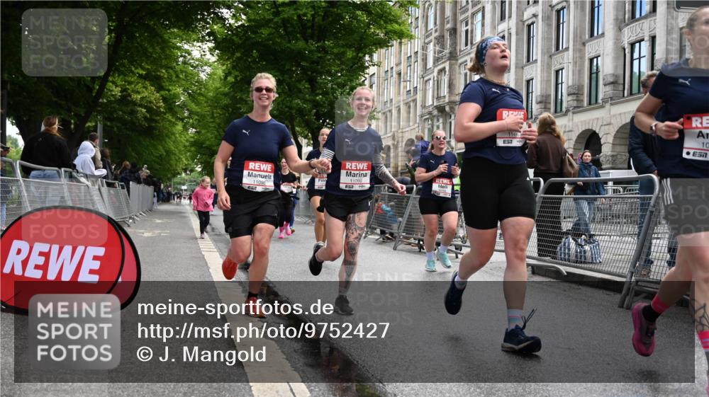 14.06.2026 - REWE Women's Run J. Mangold http://msf.ph/oto/9752427 14.06.2026 10:07:31 Ziel 10126, 10164, 10194, 10237, 10350, 10414, 10685, 10852, 11021, 11033, 11062, 11063, 11098, 11099, 11156, 11496 meine-sportfotos.de