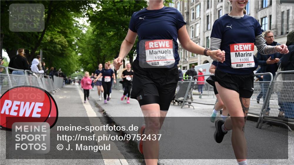 14.06.2026 - REWE Women's Run J. Mangold http://msf.ph/oto/9752437 14.06.2026 10:07:32 Ziel 10126, 10164, 10194, 10237, 10350, 10414, 10685, 10852, 11021, 11033, 11062, 11063, 11098, 11099, 11156, 11496 meine-sportfotos.de