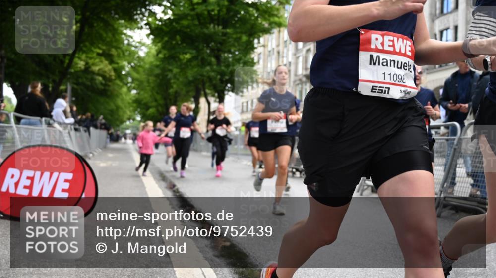 14.06.2026 - REWE Women's Run J. Mangold http://msf.ph/oto/9752439 14.06.2026 10:07:32 Ziel 10126, 10164, 10194, 10237, 10350, 10414, 10685, 10852, 11021, 11033, 11062, 11063, 11098, 11099, 11156, 11496 meine-sportfotos.de