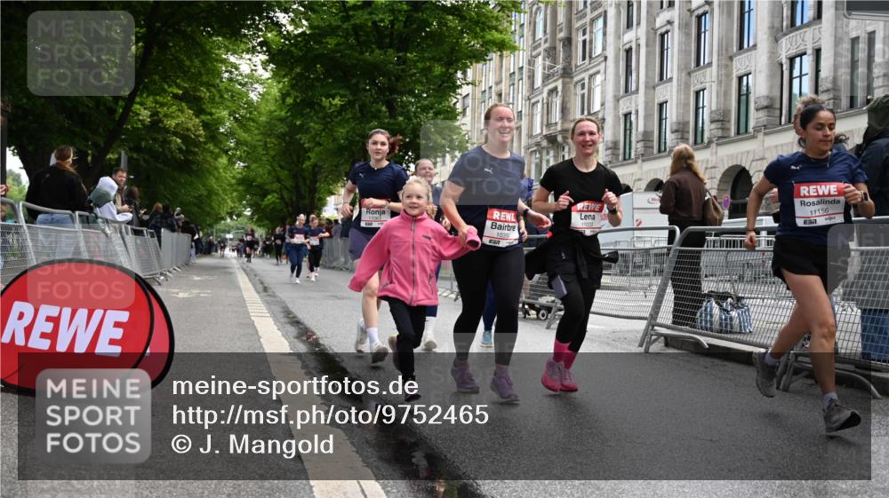 14.06.2026 - REWE Women's Run J. Mangold http://msf.ph/oto/9752465 14.06.2026 10:07:35 Ziel 10126, 10164, 10237, 10350, 10414, 10685, 10852, 11033, 11063, 11098, 11099, 11156, 11496 meine-sportfotos.de