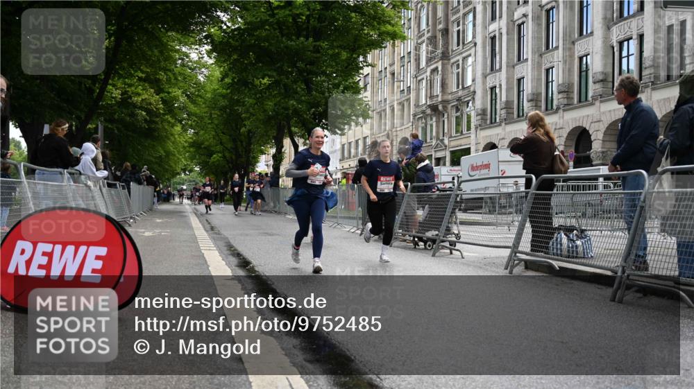 14.06.2026 - REWE Women's Run J. Mangold http://msf.ph/oto/9752485 14.06.2026 10:07:40 Ziel 10213, 10350, 10414, 10685, 11033, 11063, 11073, 11480 meine-sportfotos.de