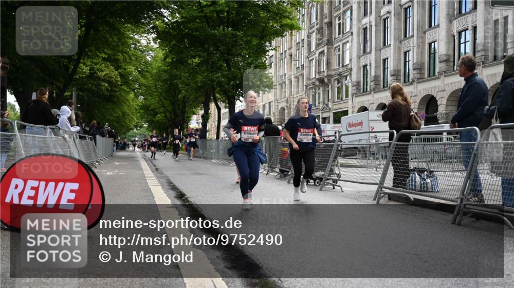 14.06.2026 - REWE Women's Run J. Mangold http://msf.ph/oto/9752490 14.06.2026 10:07:41 Ziel 10213, 10414, 10685, 11063, 11073, 11480 meine-sportfotos.de