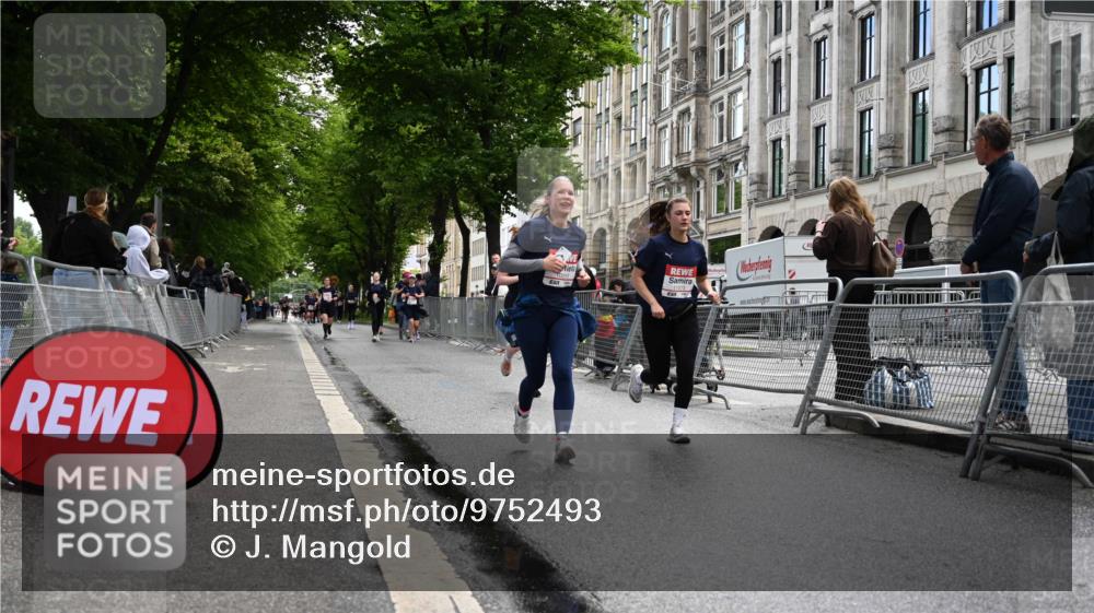 14.06.2026 - REWE Women's Run J. Mangold http://msf.ph/oto/9752493 14.06.2026 10:07:41 Ziel 10213, 10414, 10685, 11063, 11073, 11480 meine-sportfotos.de