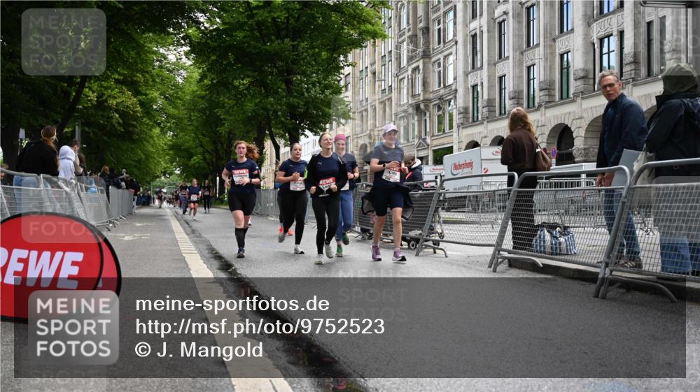 14.06.2026 - REWE Women's Run J. Mangold http://msf.ph/oto/9752523 14.06.2026 10:07:49 Ziel 10353, 10723, 10739, 10743, 11145, 11376, 11393 meine-sportfotos.de