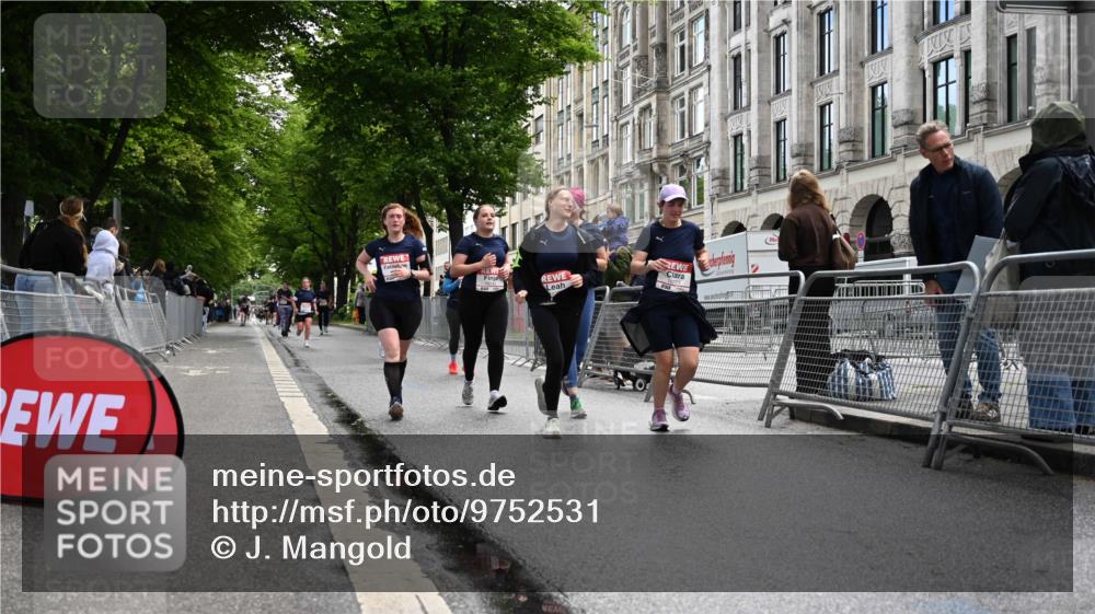 14.06.2026 - REWE Women's Run J. Mangold http://msf.ph/oto/9752531 14.06.2026 10:07:50 Ziel 10353, 10723, 10739, 10743, 11145, 11376, 11393 meine-sportfotos.de