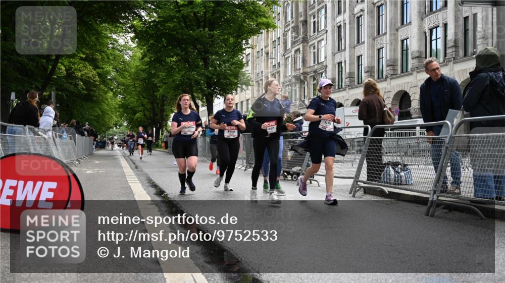 14.06.2026 - REWE Women's Run J. Mangold http://msf.ph/oto/9752533 14.06.2026 10:07:50 Ziel 10353, 10723, 10739, 10743, 11145, 11376, 11393 meine-sportfotos.de