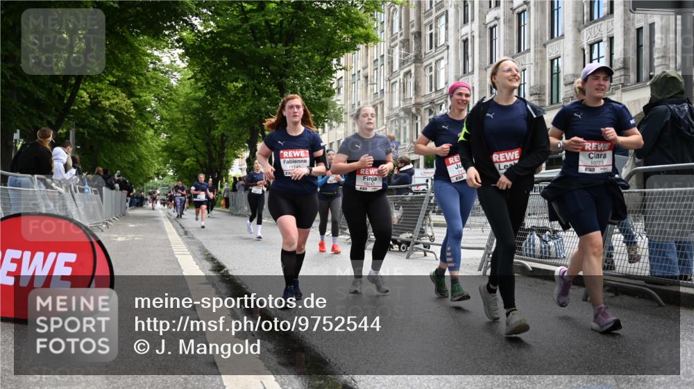 14.06.2026 - REWE Women's Run J. Mangold http://msf.ph/oto/9752544 14.06.2026 10:07:51 Ziel 10353, 10371, 10723, 10739, 10743, 11145, 11376, 11393 meine-sportfotos.de