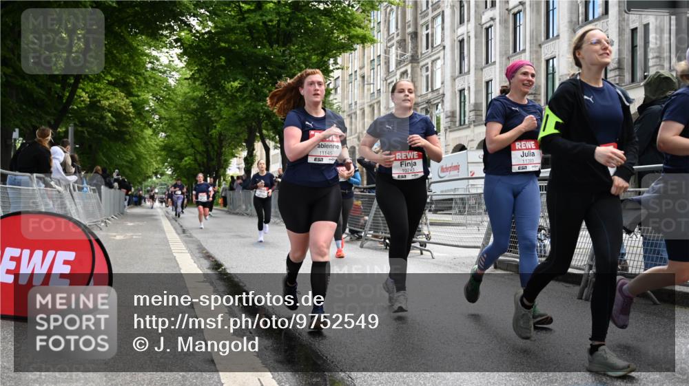 14.06.2026 - REWE Women's Run J. Mangold http://msf.ph/oto/9752549 14.06.2026 10:07:52 Ziel 10353, 10371, 10723, 10739, 10743, 11145, 11376, 11393 meine-sportfotos.de