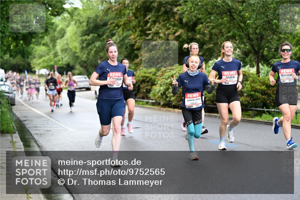14.06.2026 - REWE Women's Run Dr. Thomas Lammeyer http://msf.ph/oto/9752565 14.06.2026 09:15:30 Laufen 51, 15, 10642, 10021, 11360 meine-sportfotos.de