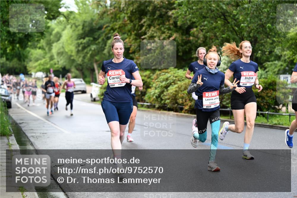14.06.2026 - REWE Women's Run Dr. Thomas Lammeyer http://msf.ph/oto/9752570 14.06.2026 09:15:30 Laufen 10115, 10642, 7, 10021 meine-sportfotos.de
