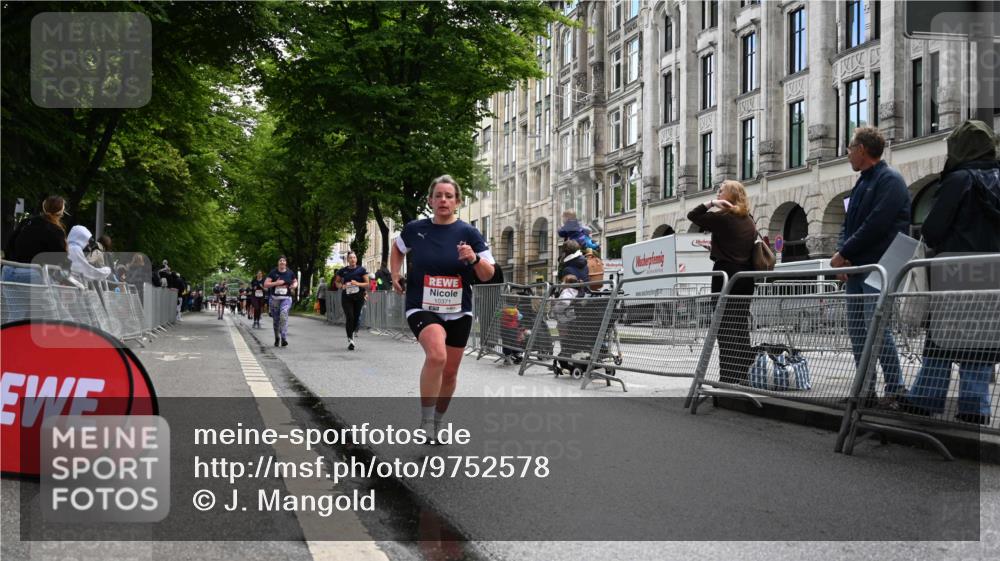 14.06.2026 - REWE Women's Run J. Mangold http://msf.ph/oto/9752578 14.06.2026 10:07:57 Ziel 10371, 10578, 10739, 11376, 11525 meine-sportfotos.de