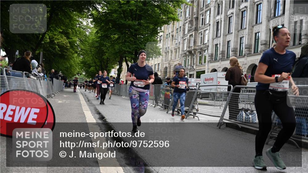 14.06.2026 - REWE Women's Run J. Mangold http://msf.ph/oto/9752596 14.06.2026 10:08:02 Ziel 10574, 10578, 10582, 11525 meine-sportfotos.de