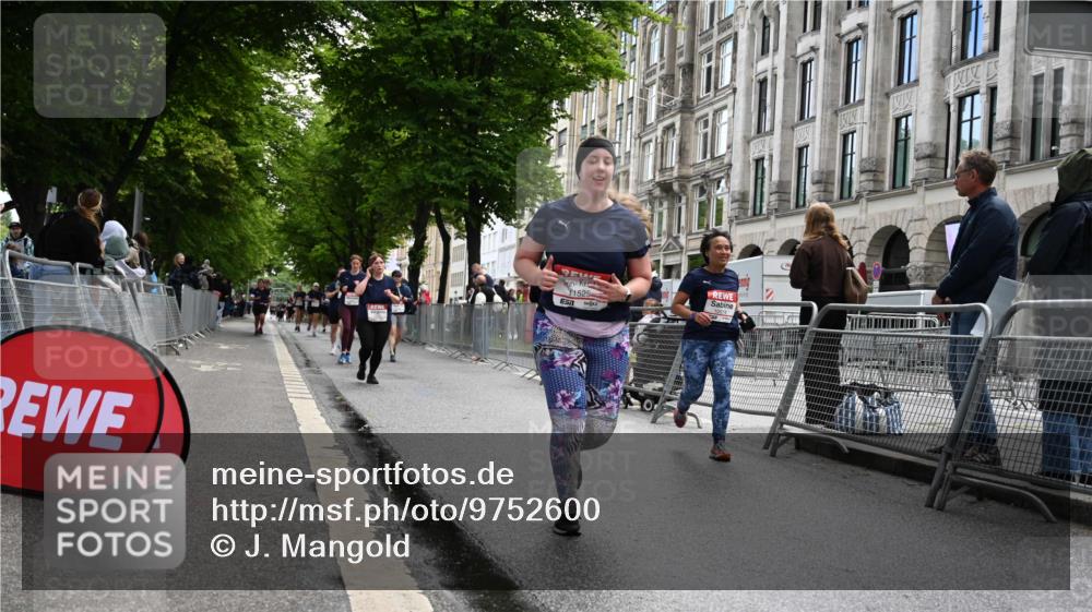 14.06.2026 - REWE Women's Run J. Mangold http://msf.ph/oto/9752600 14.06.2026 10:08:03 Ziel 10504, 10574, 10578, 10582, 10760, 10764, 11525 meine-sportfotos.de