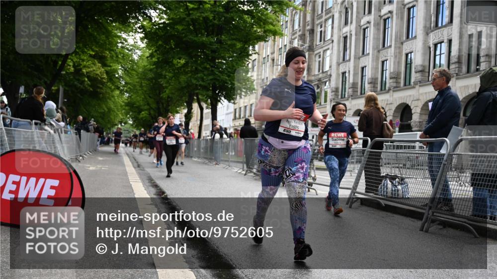 14.06.2026 - REWE Women's Run J. Mangold http://msf.ph/oto/9752605 14.06.2026 10:08:03 Ziel 10504, 10574, 10578, 10582, 10760, 10764, 11525 meine-sportfotos.de