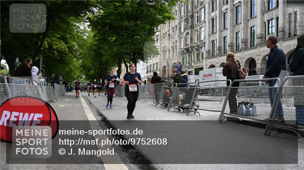14.06.2026 - REWE Women's Run J. Mangold http://msf.ph/oto/9752608 14.06.2026 10:08:05 Ziel 10504, 10574, 10578, 10582, 10760, 10764, 11525 meine-sportfotos.de