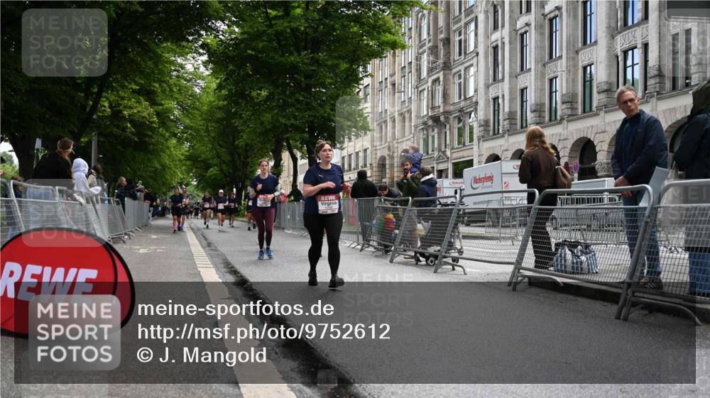 14.06.2026 - REWE Women's Run J. Mangold http://msf.ph/oto/9752612 14.06.2026 10:08:05 Ziel 10504, 10574, 10578, 10582, 10760, 10764, 11525 meine-sportfotos.de