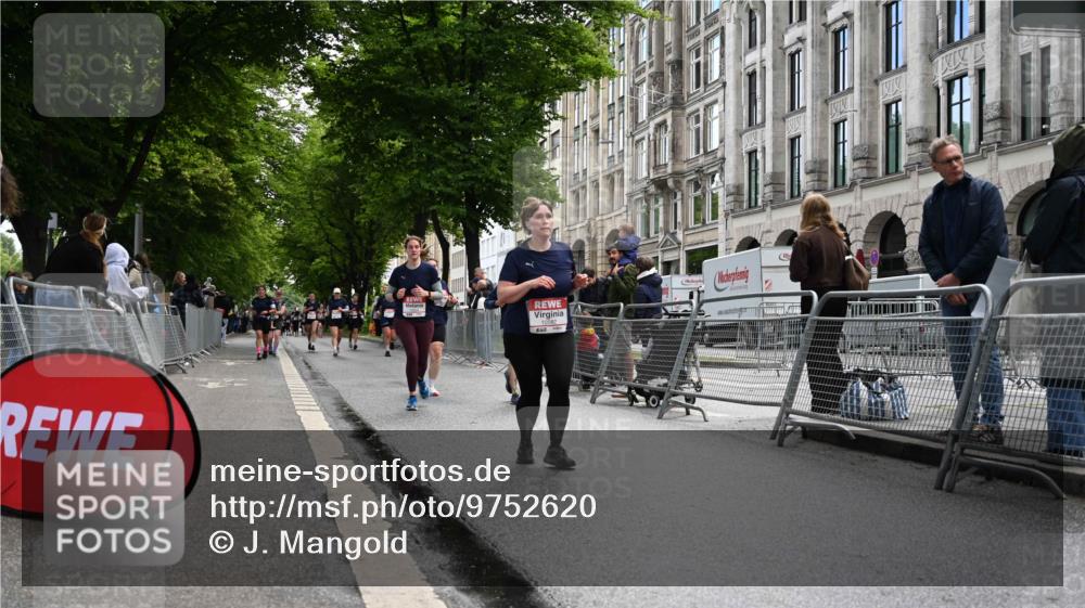 14.06.2026 - REWE Women's Run J. Mangold http://msf.ph/oto/9752620 14.06.2026 10:08:06 Ziel 10504, 10574, 10578, 10582, 10760, 10764, 11525 meine-sportfotos.de