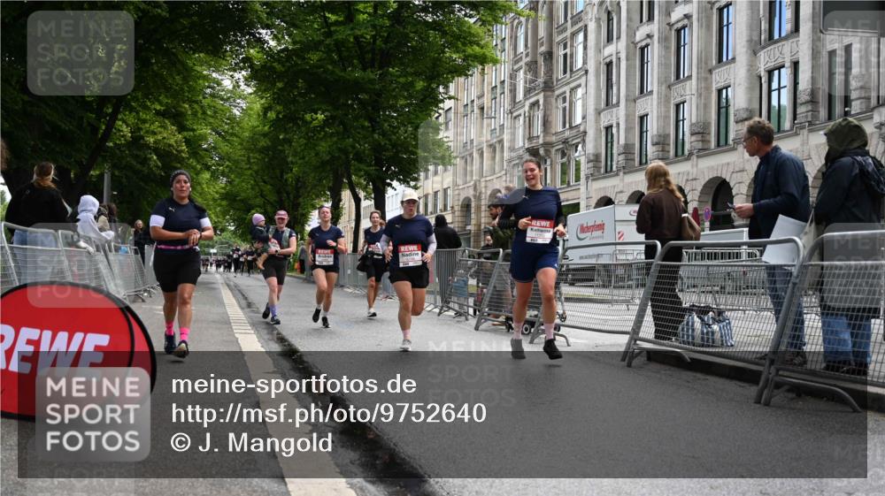 14.06.2026 - REWE Women's Run J. Mangold http://msf.ph/oto/9752640 14.06.2026 10:08:13 Ziel 10022, 10504, 10760, 10764, 10766, 10963, 11176, 11200 meine-sportfotos.de