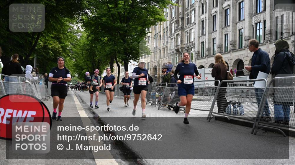 14.06.2026 - REWE Women's Run J. Mangold http://msf.ph/oto/9752642 14.06.2026 10:08:13 Ziel 10022, 10504, 10760, 10764, 10766, 10963, 11176, 11200 meine-sportfotos.de