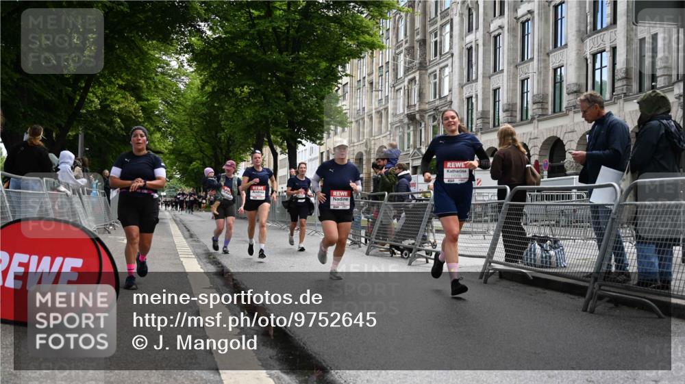 14.06.2026 - REWE Women's Run J. Mangold http://msf.ph/oto/9752645 14.06.2026 10:08:14 Ziel 10022, 10766, 10963, 11176, 11200 meine-sportfotos.de