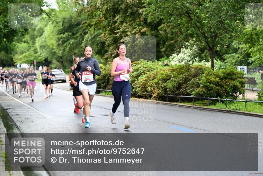 14.06.2026 - REWE Women's Run Dr. Thomas Lammeyer http://msf.ph/oto/9752647 14.06.2026 09:15:35 Laufen 11530, 57, 11529, 5 meine-sportfotos.de
